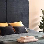 Suite-Elegance Prive Sauna & Jacuzzi